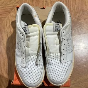 NIKE DUNK LOW (GS), Size 6 Youth, White/White